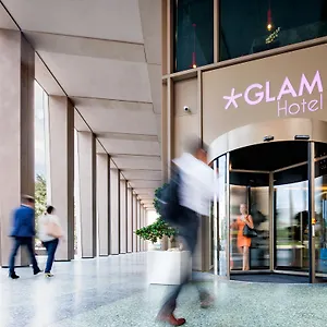 Glam 4*, Milan Italie